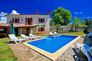 Piscine extérieure
