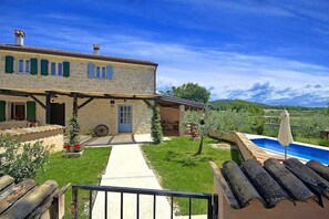 Front of property - Villa Olga (Porec)