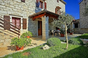 Fachada de la propiedad