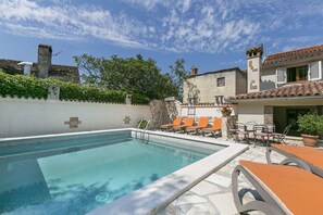 Piscina all'aperto