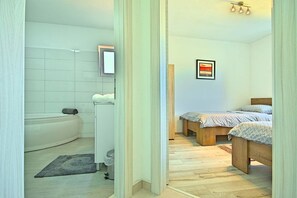 3 bedrooms, iron/ironing board, bed sheets - House Luka (Rasa)