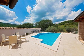 Outdoor pool - Haus Tone (Pican)
