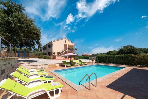 Alberca al aire libre