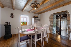 Villa | Dining room
