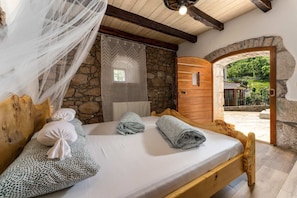 4 bedrooms