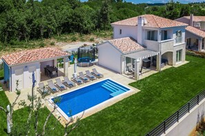 Pool | Outdoor pool - Villa Nikolas (Kastelir-Labinci)