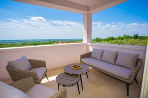 Balcony - Villa Nikolas (Kastelir-Labinci)