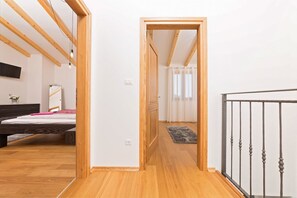 3 chambres, fer et planche à repasser, draps fournis