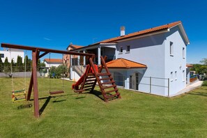 Children's play area - outdoor
