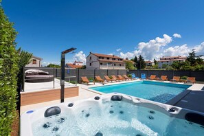 Piscine extérieure