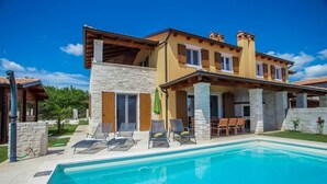 Outdoor pool - Villa Rosalia (Porec)