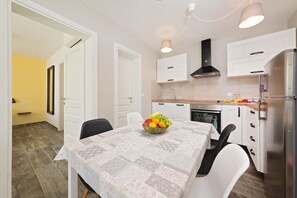 Fridge, microwave, stovetop, dishwasher - Villa Matilda Fazana (Fazana)