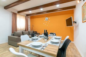 Dining room - Piantadela (Karojba)