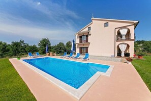 Outdoor pool - Piantadela (Karojba)