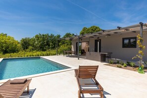 Villa | Pool - Villa Cattuni (Marcana)