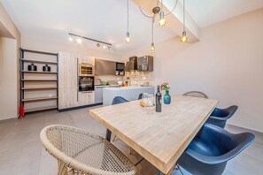 冰箱、微波炉、炉灶、洗碗机