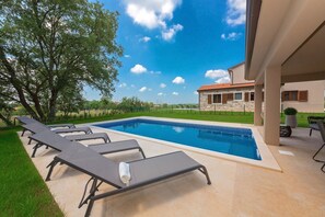 Pool - Villa Brih III (Karojba)