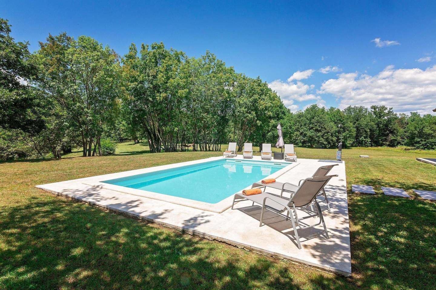 Pool | Outdoor pool