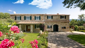 Exterior - Casa Mikales (Krsan)
