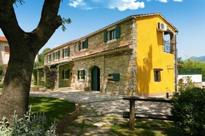 Exterior - Casa Mikales (Krsan)