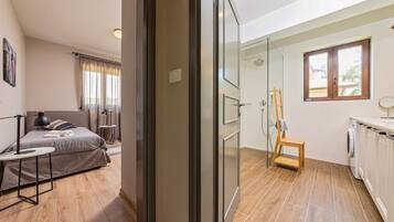 4 chambres, fer et planche Ă  repasser, draps fournis