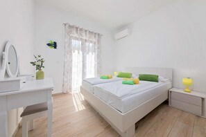 3 Schlafzimmer, Bügeleisen/Bügelbrett, Bettwäsche