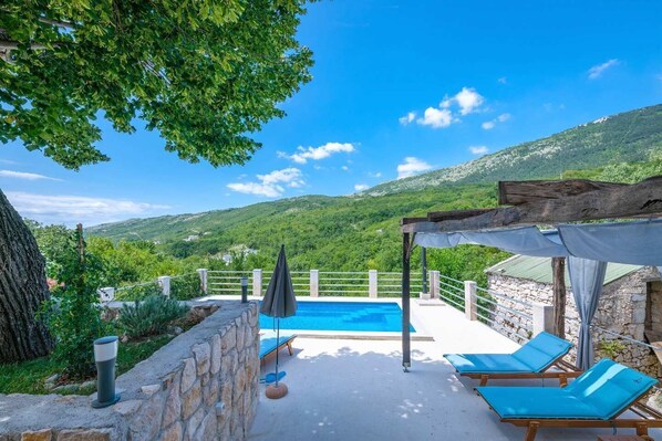 Pool | Outdoor pool