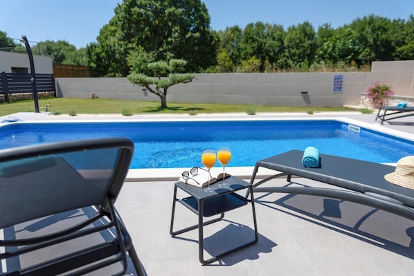 Pool | Outdoor pool