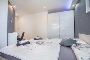 2 bedrooms
