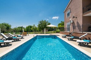 Outdoor pool - Villa Lara (Marcana)