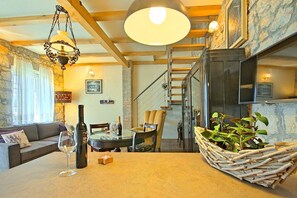 ตู้เย็น, ไมโครเวฟ, เตาประกอบอาหาร, เครื่องล้างจาน