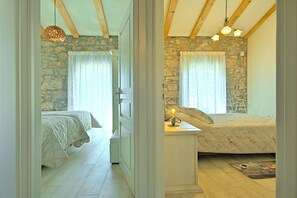 2 ห้องนอน, เตารีด/โต๊ะรีดผ้า, ผ้าปูที่นอน