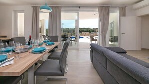 Unclassified image, 3 of 48, button - Villa Aura (Pula)