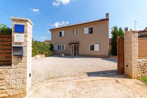 Entrée de l’hébergement