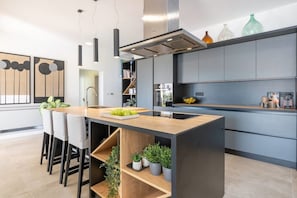 Electric kettle - Villa Laurenti (Sveti Lovrec)