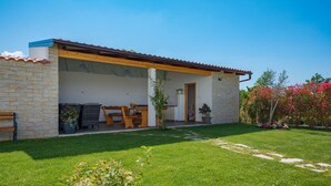 Garden - House Demetra (Tinjan)