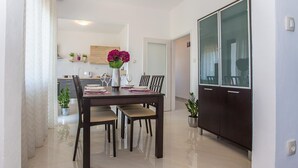 Dining room - House Demetra (Tinjan)