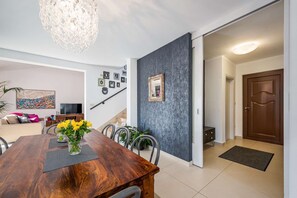 Villa | Dining room