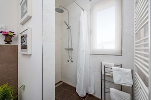 Villa | Bathroom | Towels
