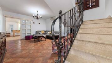 Villa | Oppholdsområde | TV