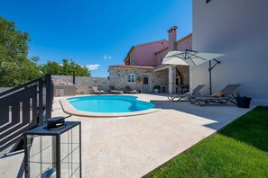 泳池 | 室外游泳池