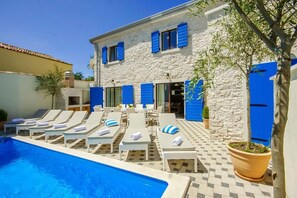 游泳池 | 室外游泳池