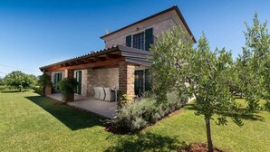 Courtyard - Villa Una (Vizinada)