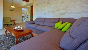 Living area - Villa Mara (Sveti Lovrec)