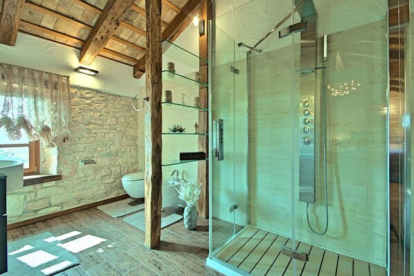 Villa | Bathroom | Towels - Villa San Niccolo (Umag)
