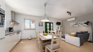 Villa | Private kitchen - Villa Daus (Pican)