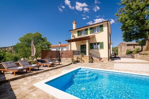 Outdoor pool - Villa Daus (Pican)