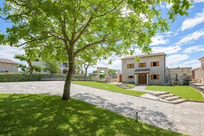 Property grounds - Villa Stauri (Zminj)