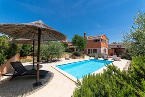 Outdoor pool - Villa Petra (Porec)