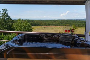 Outdoor spa tub - Villa Baldaši (Vizinada)